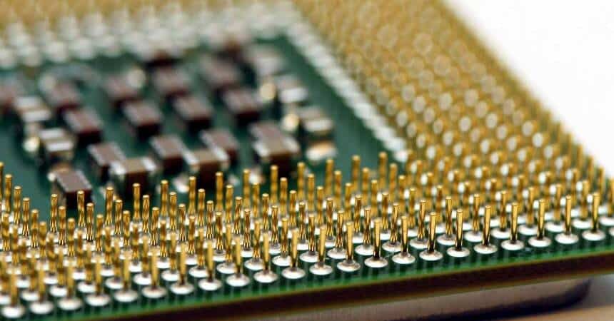 Intel promete chips com 1 trilhão de transistores até o final da década, mantendo Lei de Moore intac
